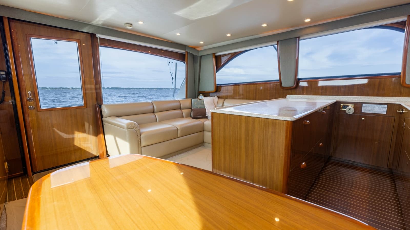 2007 Viking 45 Convertible - Photo 12