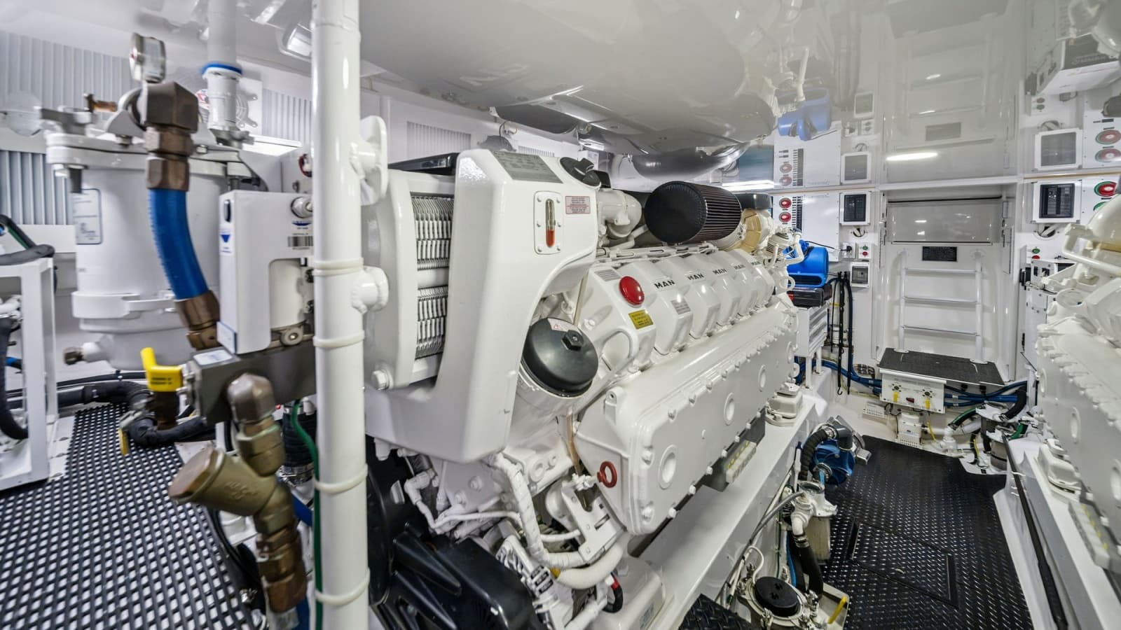 2021 Viking 54 Convertible - Photo 53