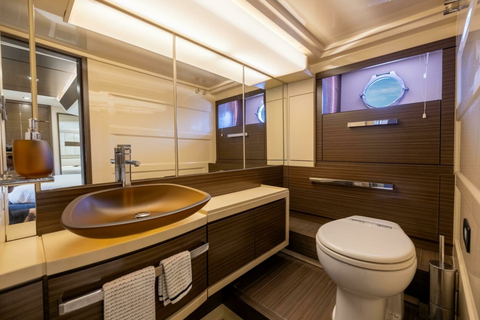 2015 Azimut 64 Flybridge - Photo 21