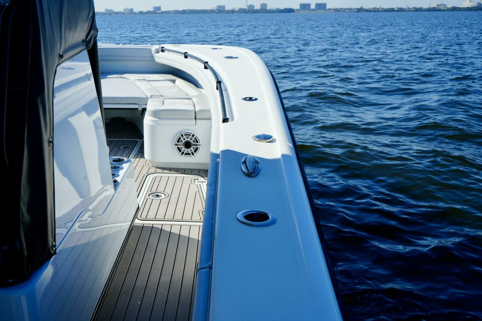 2023 Yellowfin 32 Offshore - Photo 17