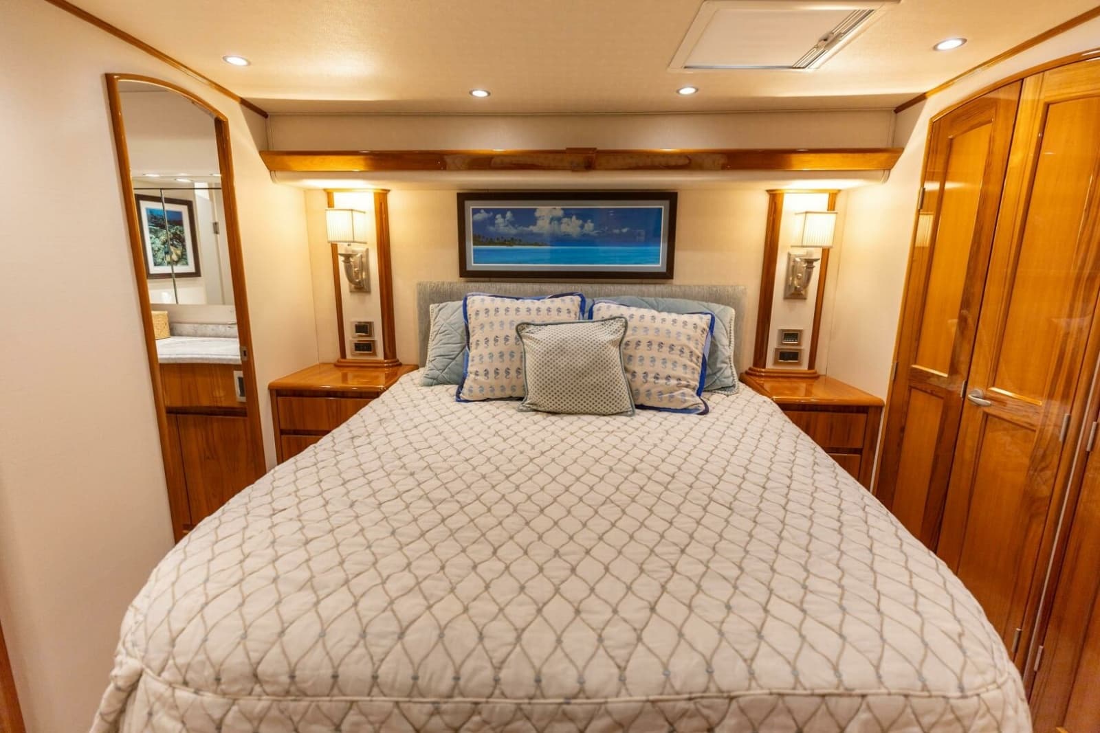 2017 Viking 66 Convertible - Photo 5
