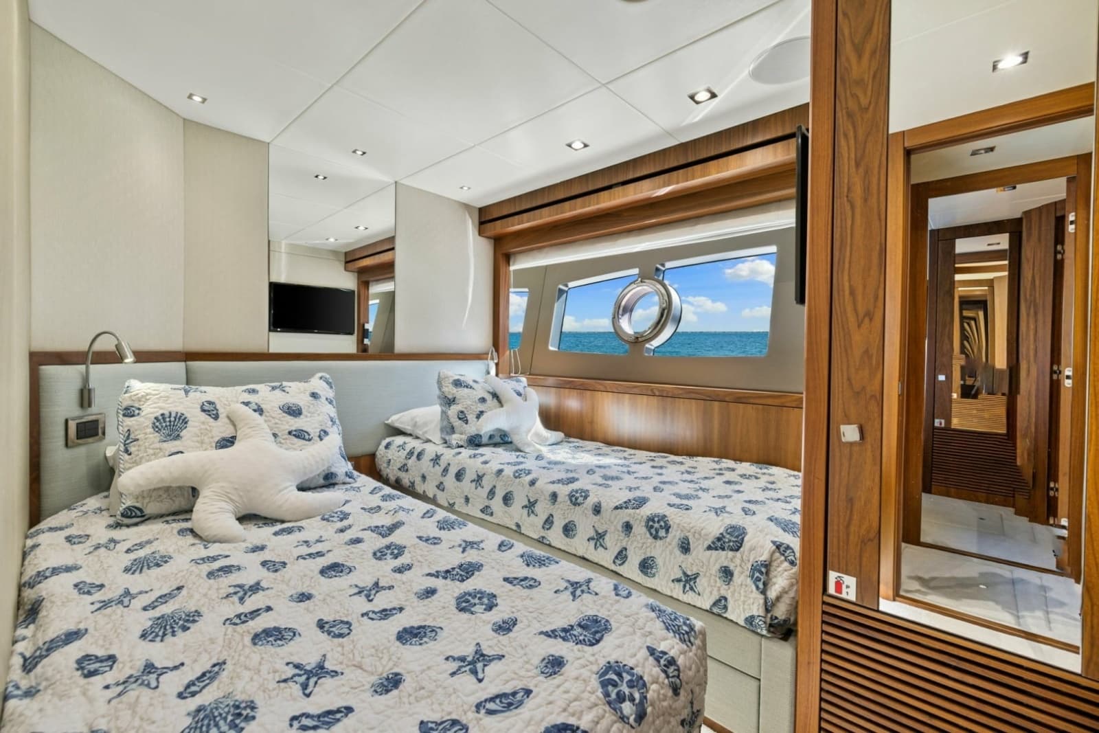 2018 Sunseeker 95 Motoryacht - Photo 22