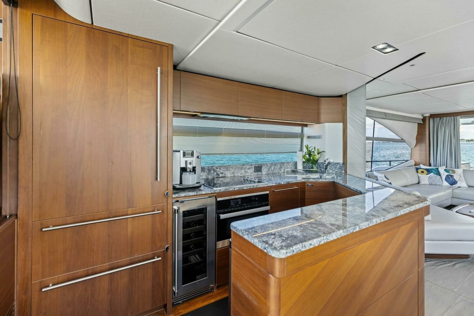 2018 Princess Y75 Motor Yacht - Photo 33