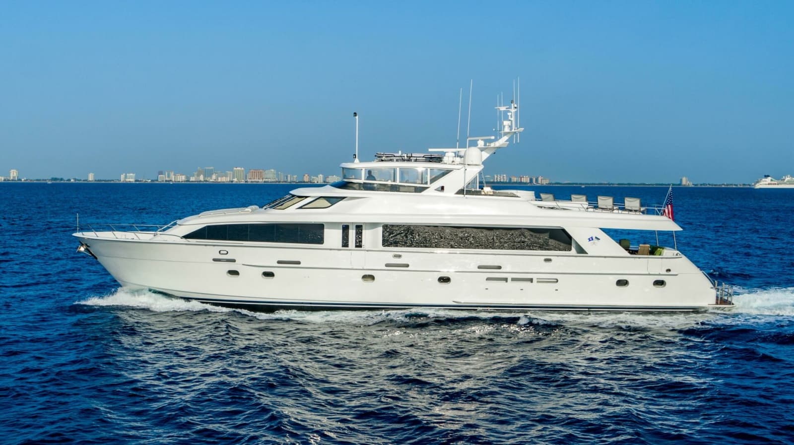 2005 Hatteras 100 Motor Yacht - Photo 1