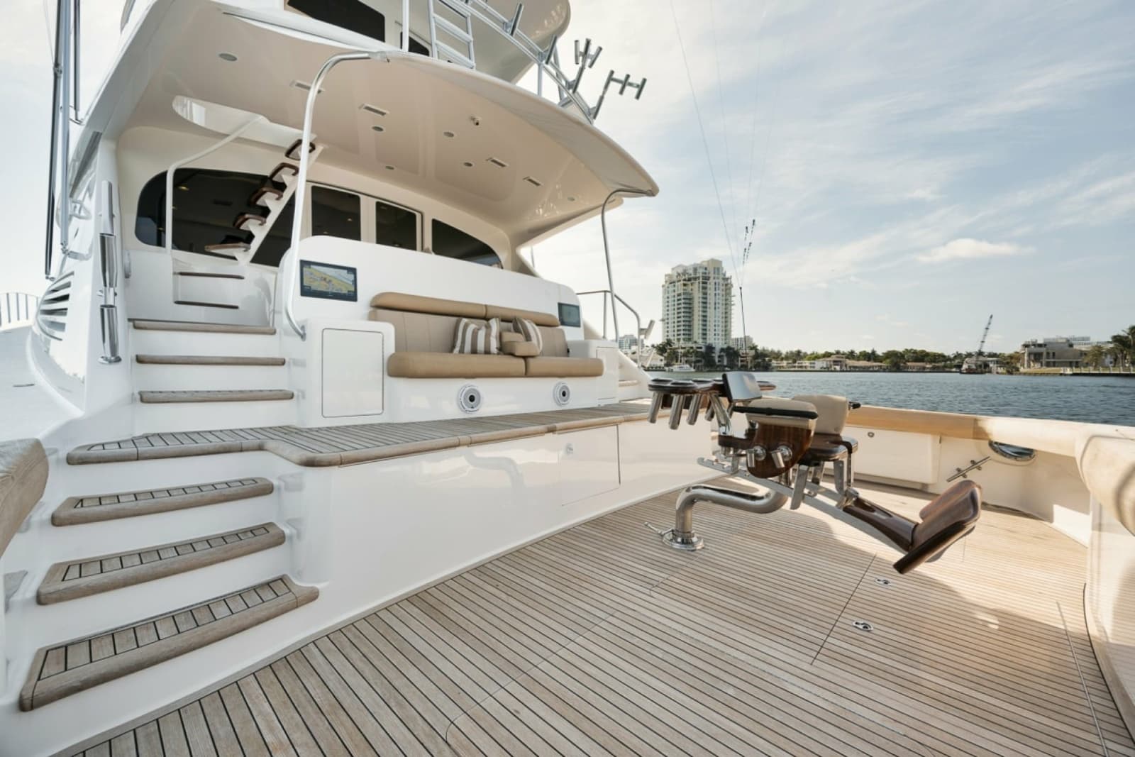 2016 Viking 92 Enclosed Bridge - Photo 4