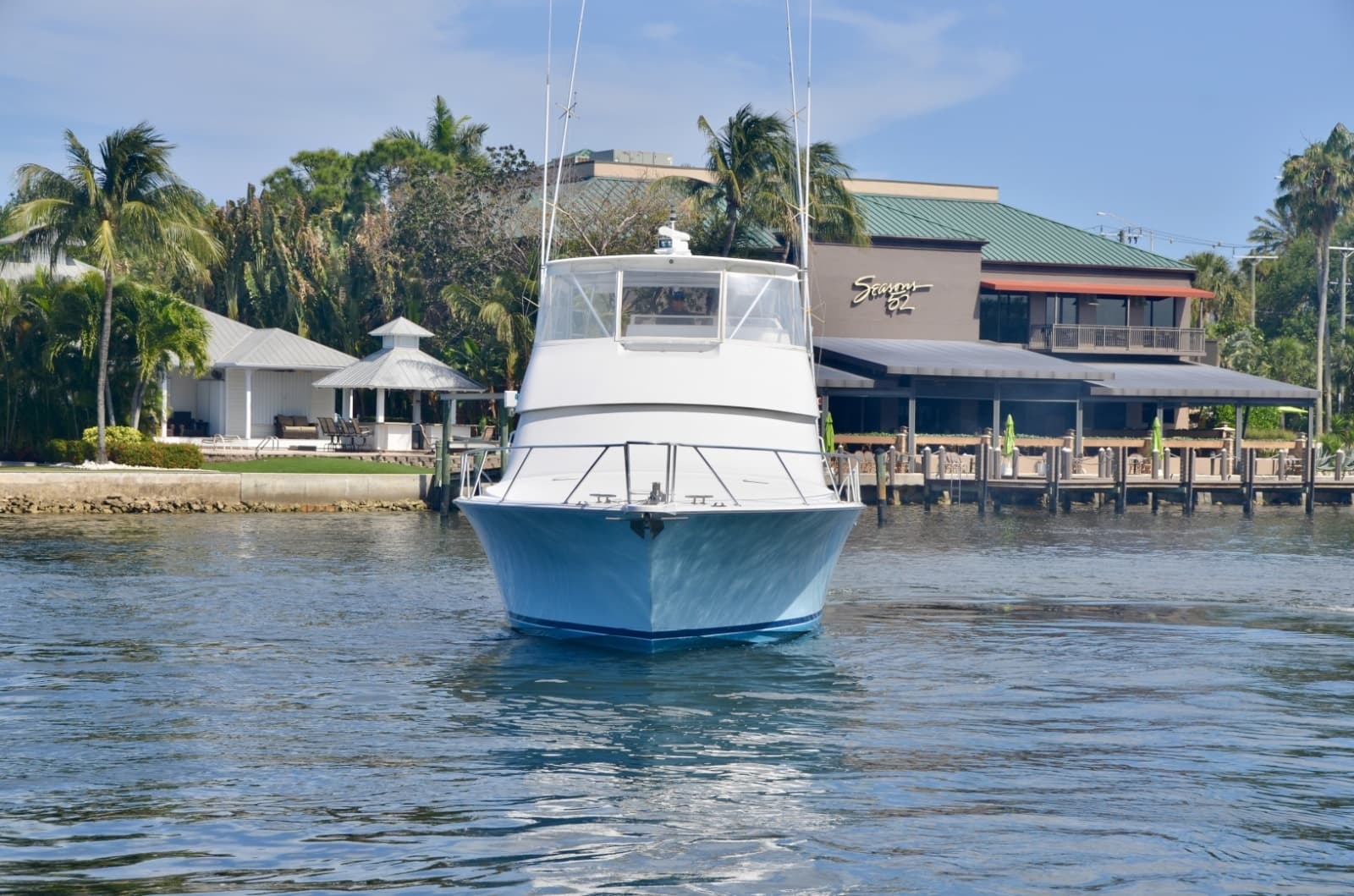2003 Viking 52 Convertible - Photo 4