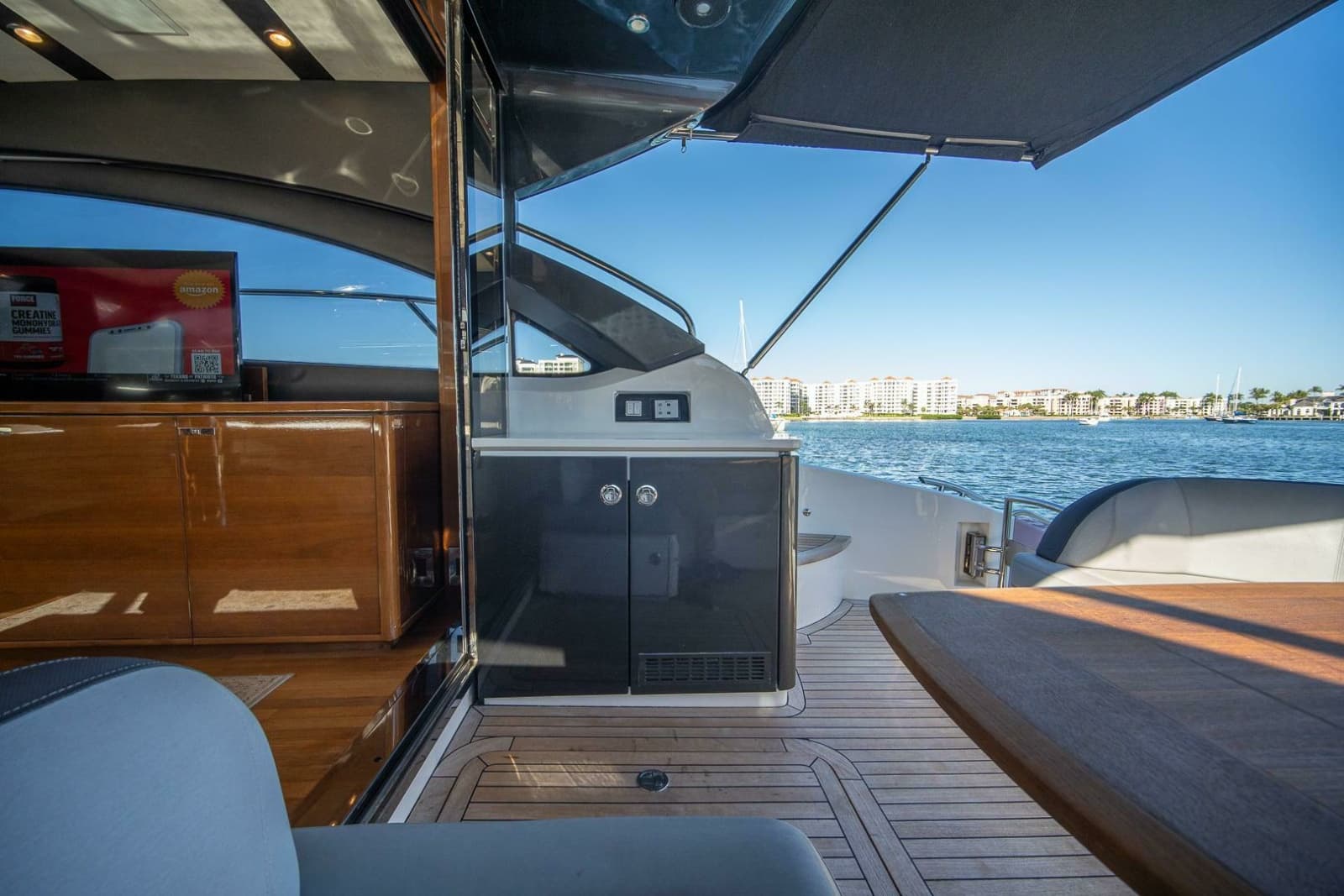 2016 Princess V48 - Photo 38