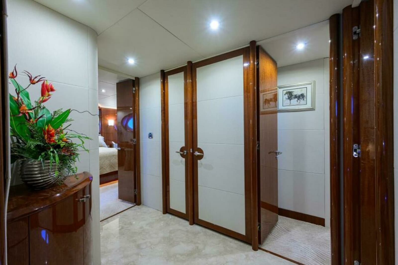 2007 Lazzara Yachts 80 Enclosed - Photo 13