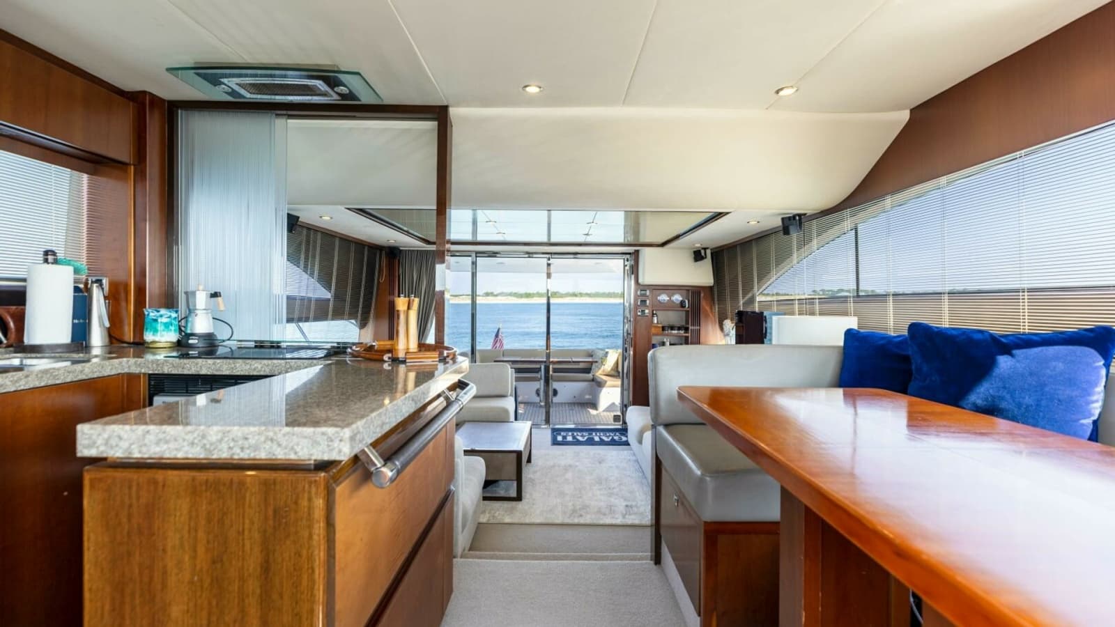 2011 Princess 64 - Photo 10