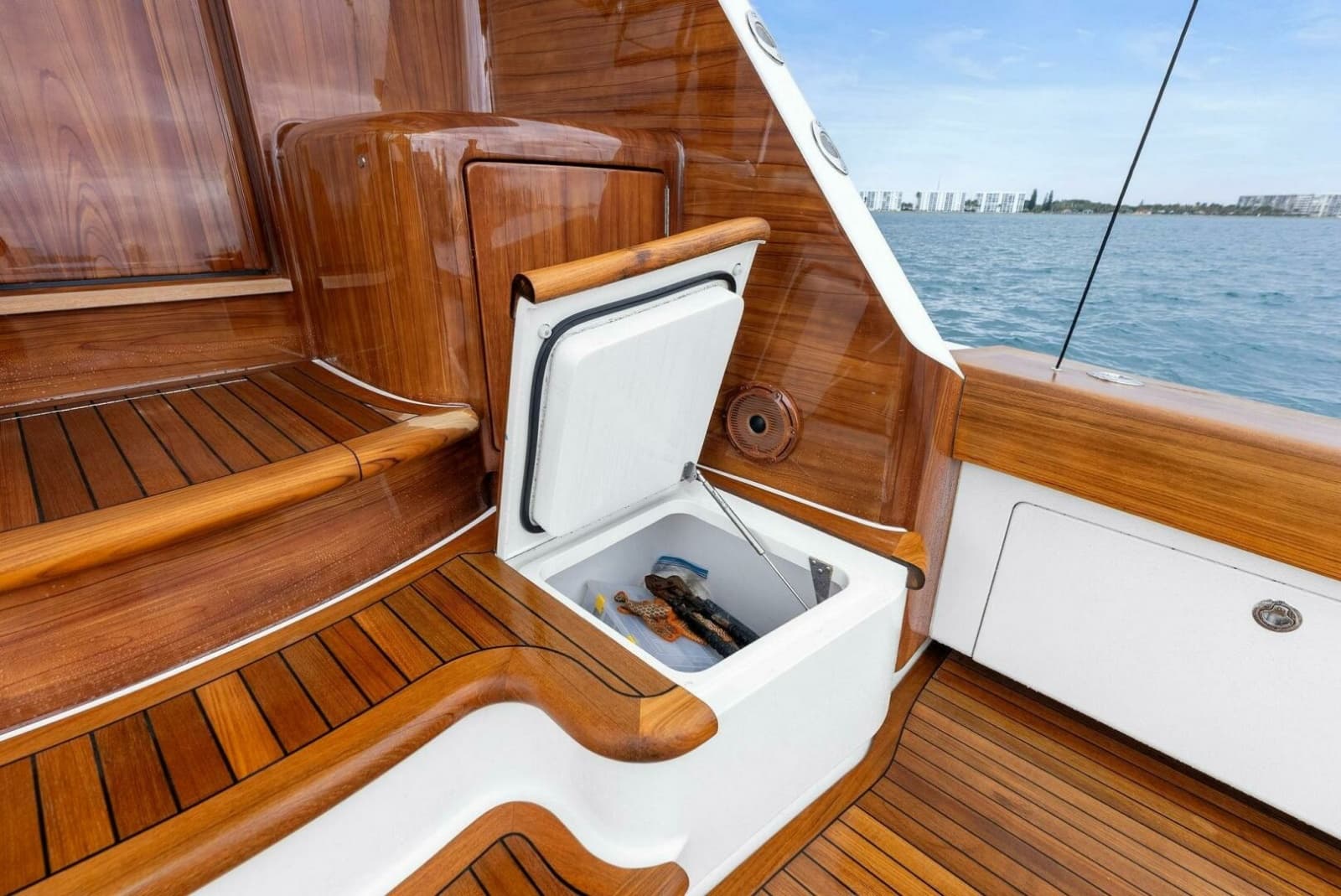 2022 Viking 68 Enclosed Bridge - Photo 65