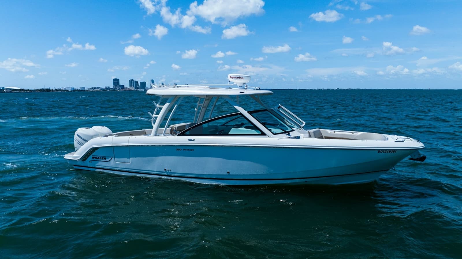 2019 Boston Whaler 320 Vantage - Photo 53