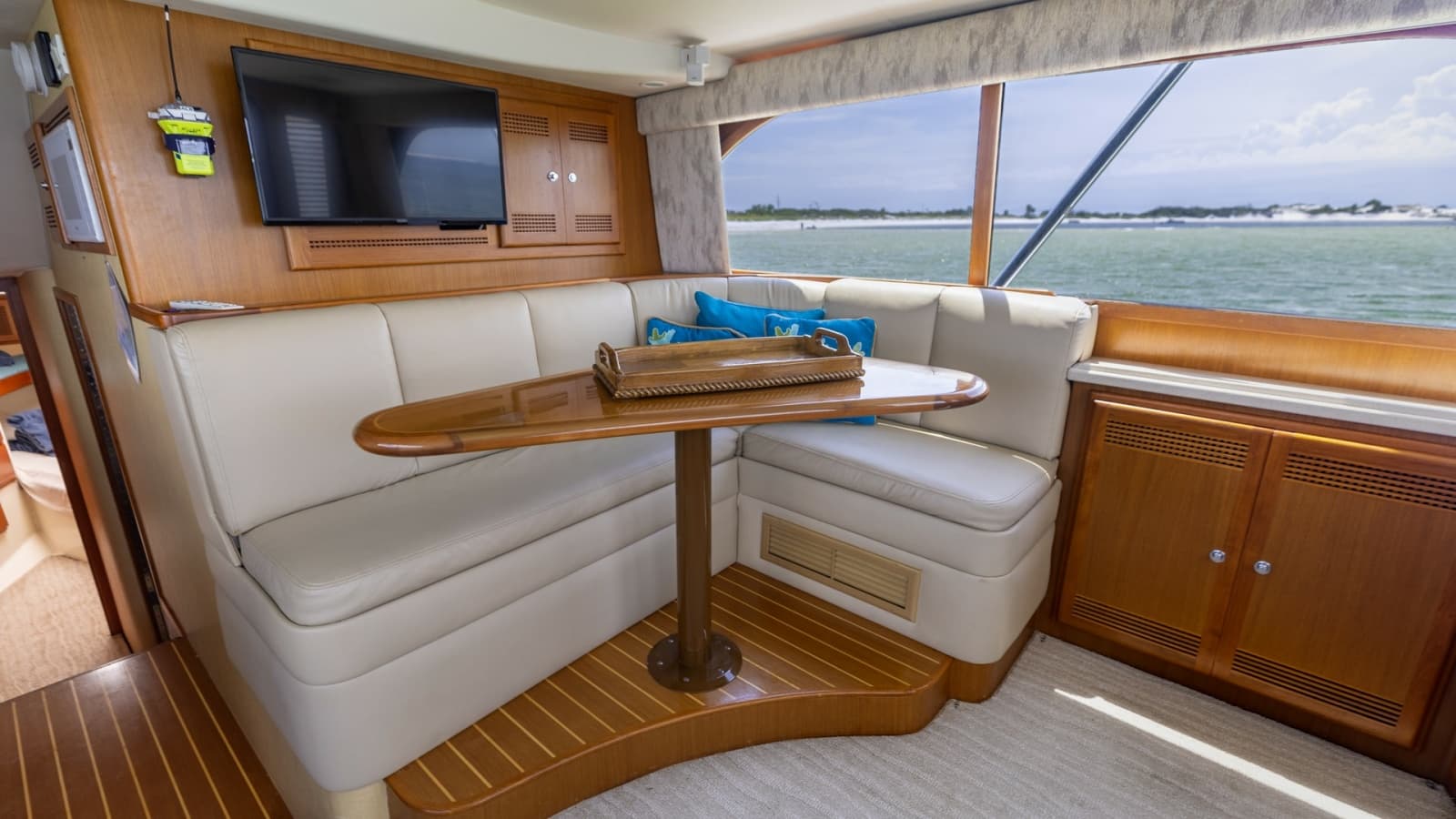 2003 Cabo 43 Convertible - Photo 10
