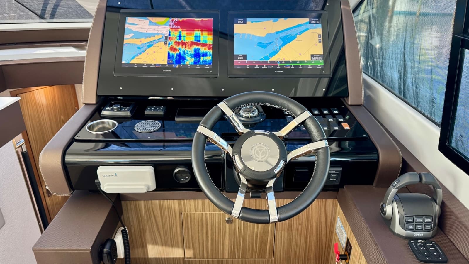 2024 Cruisers Yachts 50 Cantius - Photo 2