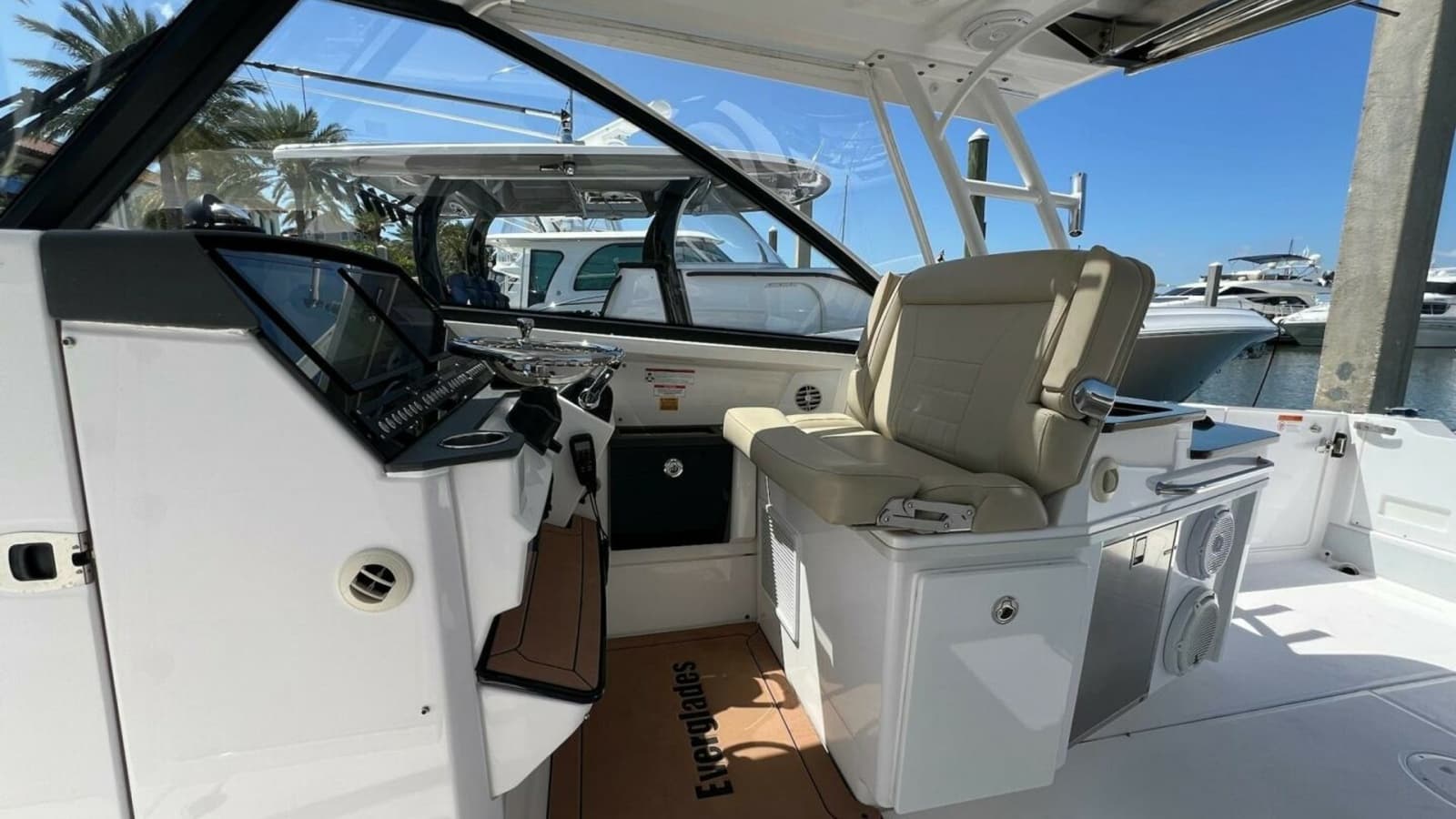 2019 Everglades 340 Dual Console - Photo 8