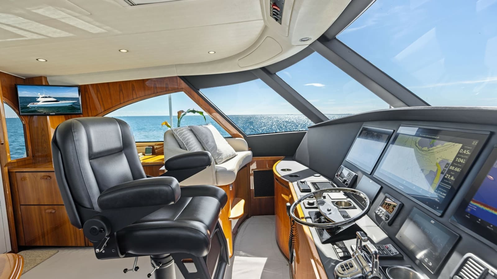 2018 Viking 62 Enclosed Bridge - Photo 5