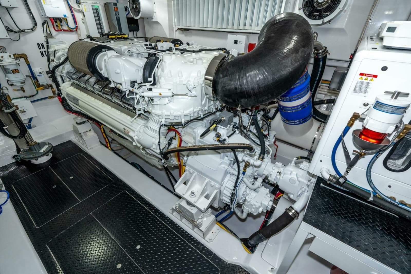 2025 Viking 90C - Photo 77