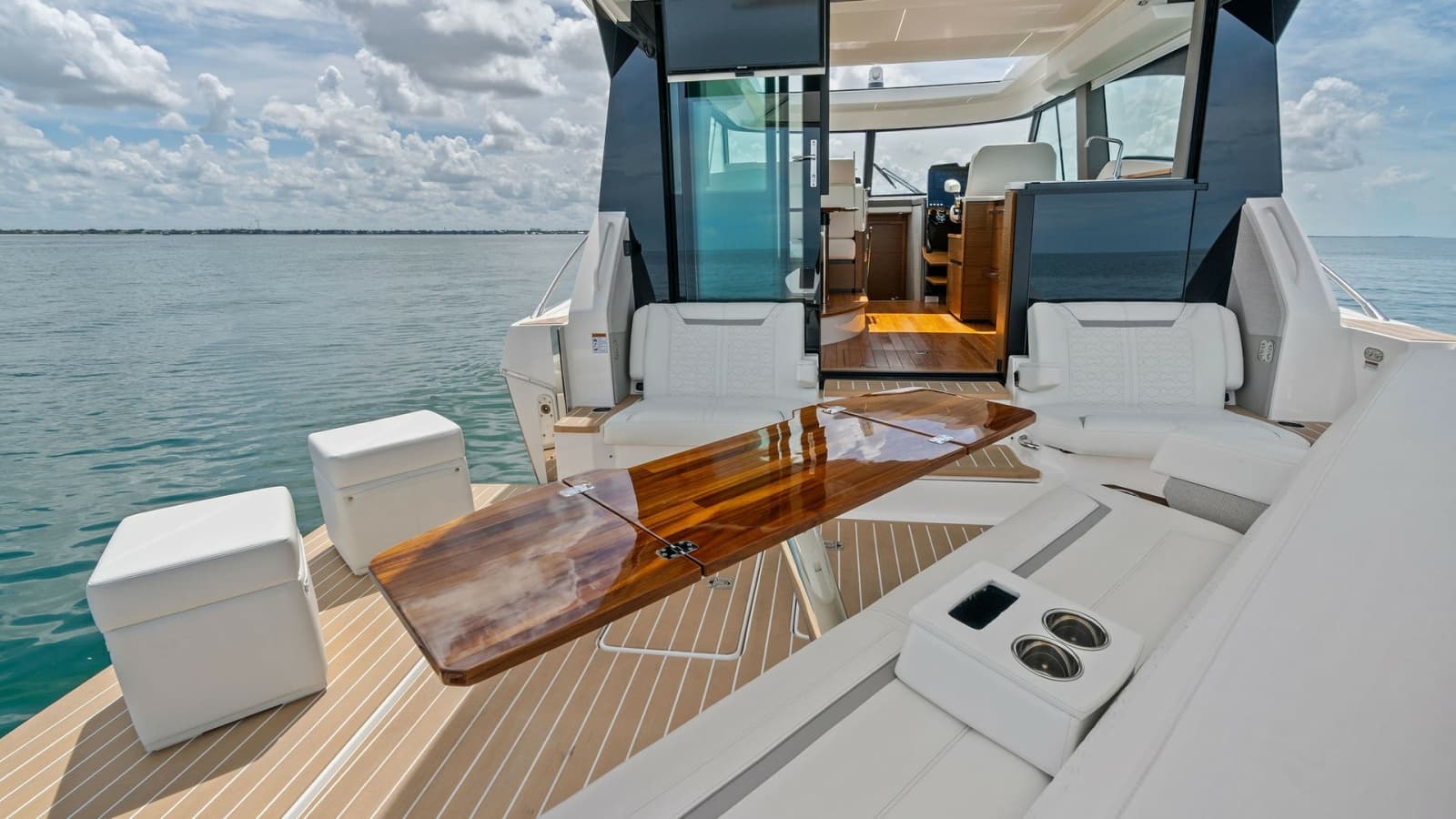 2025 Tiara Yachts 48LE - Photo 3