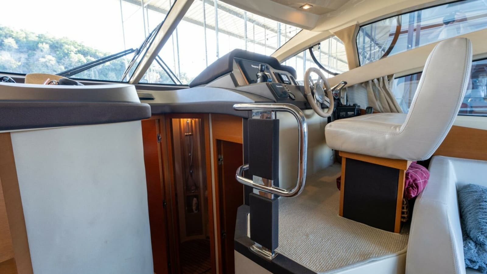 2013 Azimut 40 Flybridge - Photo 19
