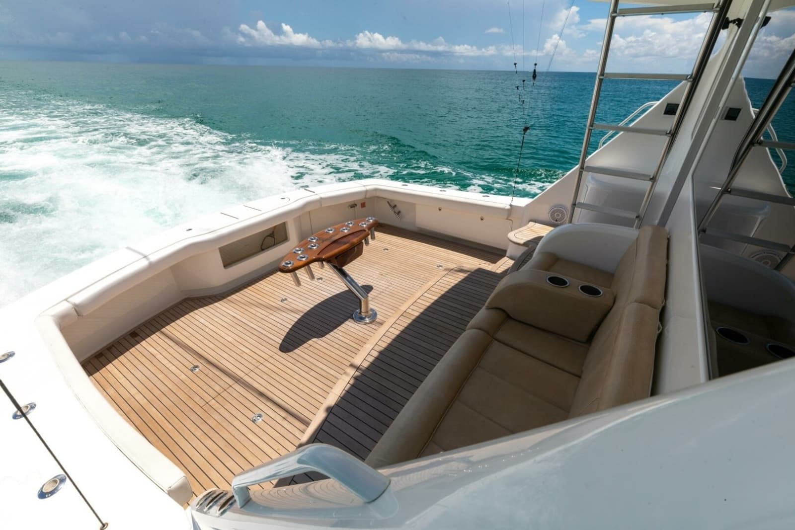 2015 Viking 70 Convertible - Photo 73