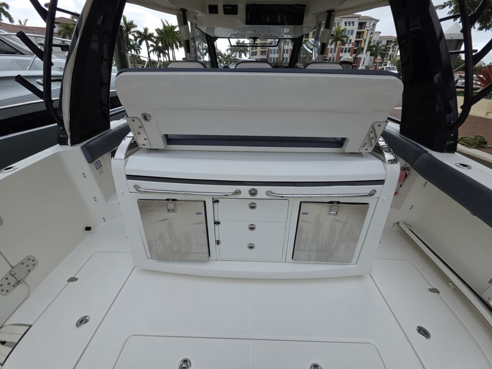 2021 Boston Whaler 420 Outrage - Photo 55
