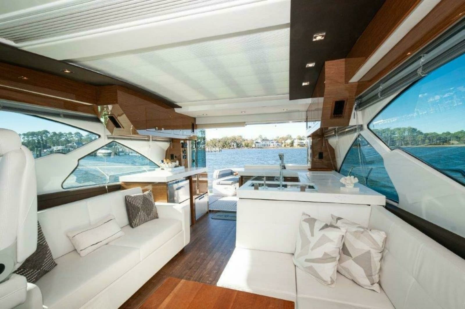 2020 Cruisers Yachts 60 Cantius - Photo 10
