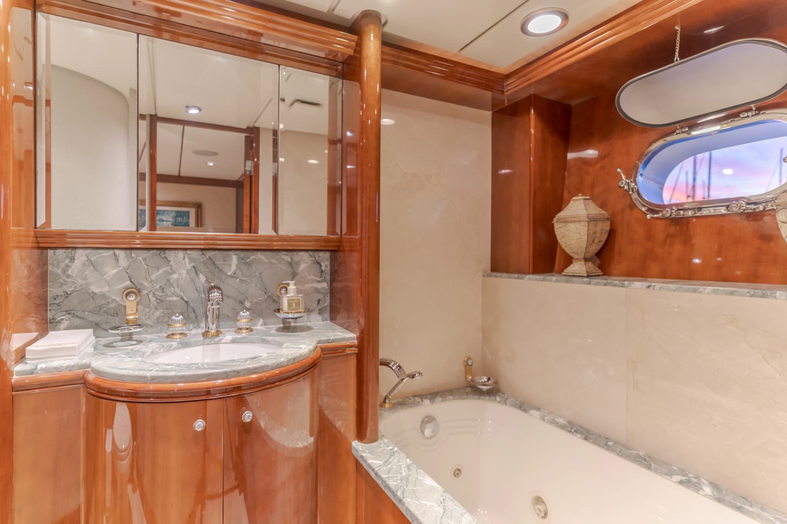 2002 Destiny 104 Raised Pilothouse - Photo 47
