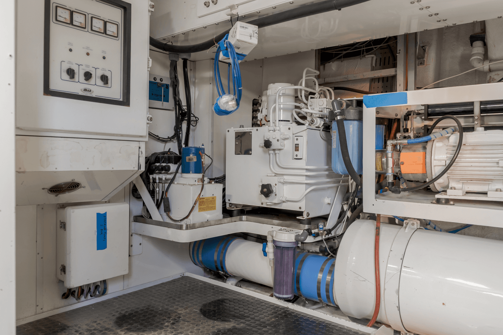 2002 Destiny 104 Raised Pilothouse - Photo 61