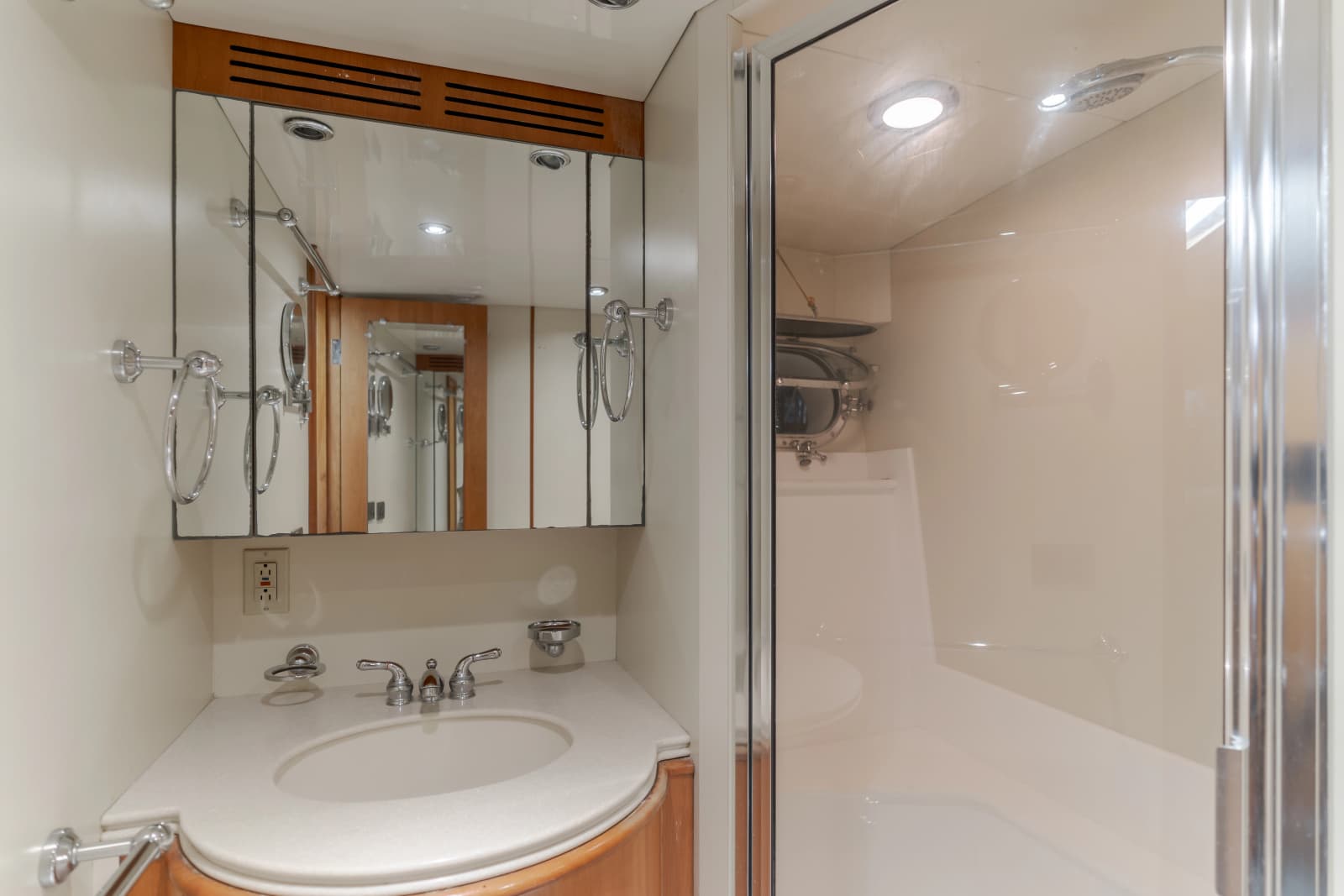 2002 Destiny 104 Raised Pilothouse - Photo 59