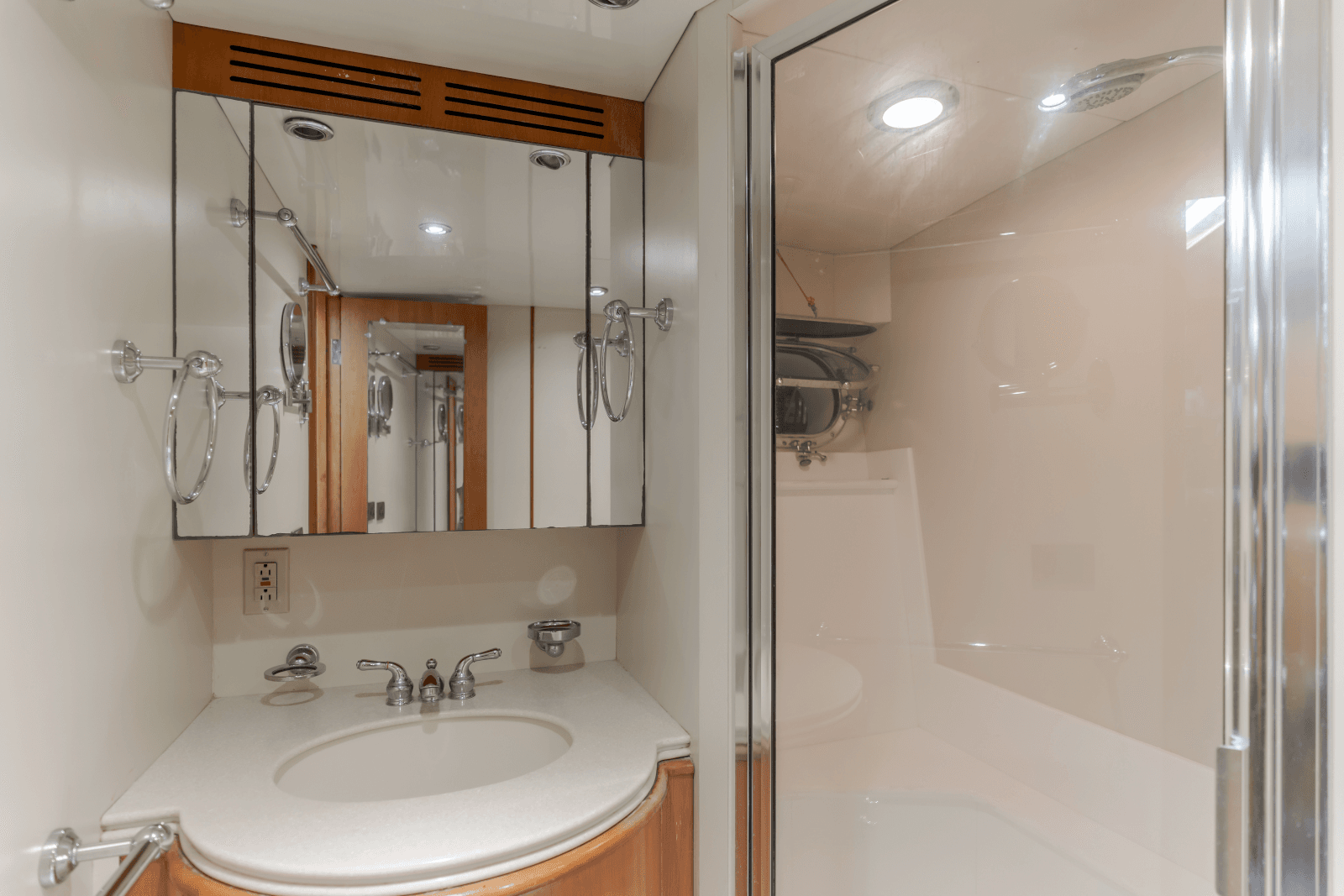 2002 Destiny 104 Raised Pilothouse - Photo 59