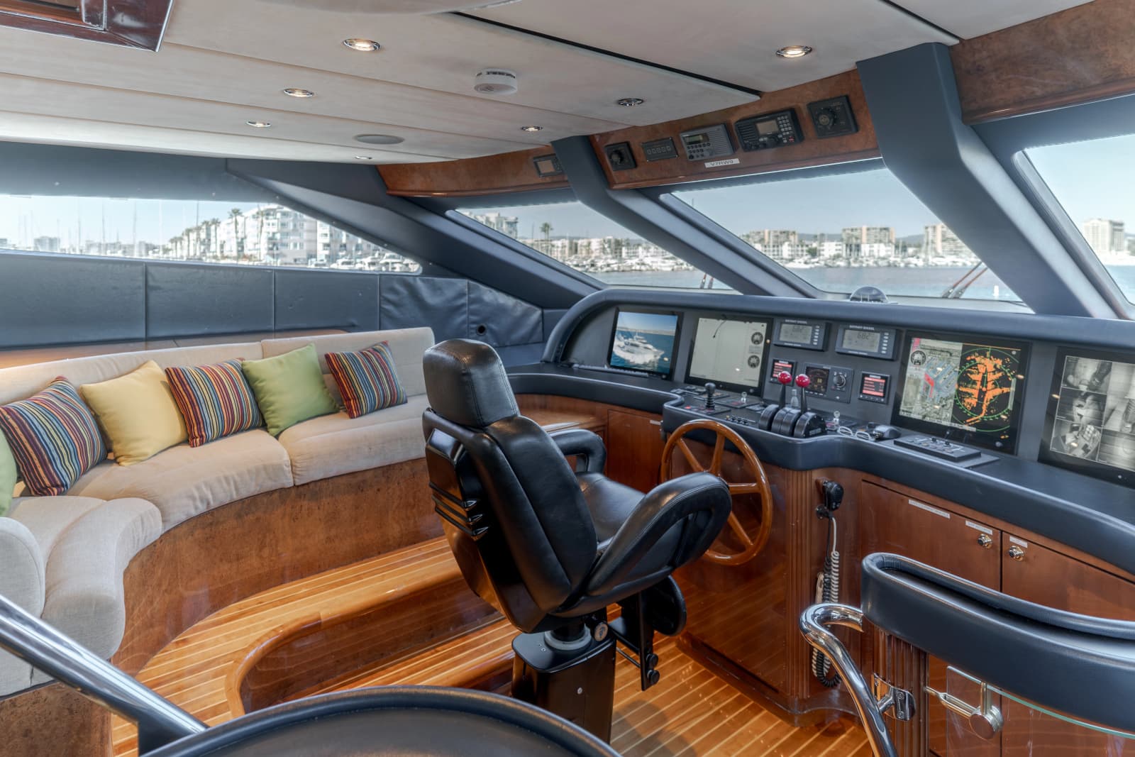 2002 Destiny 104 Raised Pilothouse - Photo 33