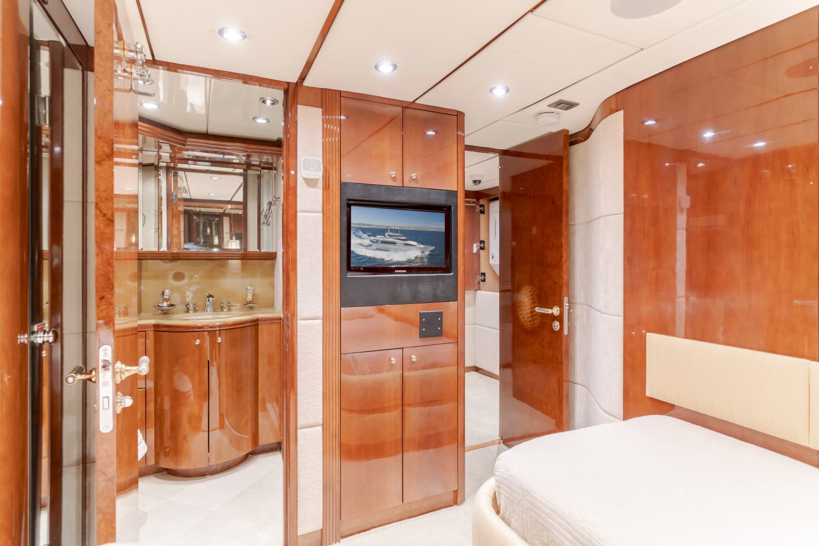 2002 Destiny 104 Raised Pilothouse - Photo 53
