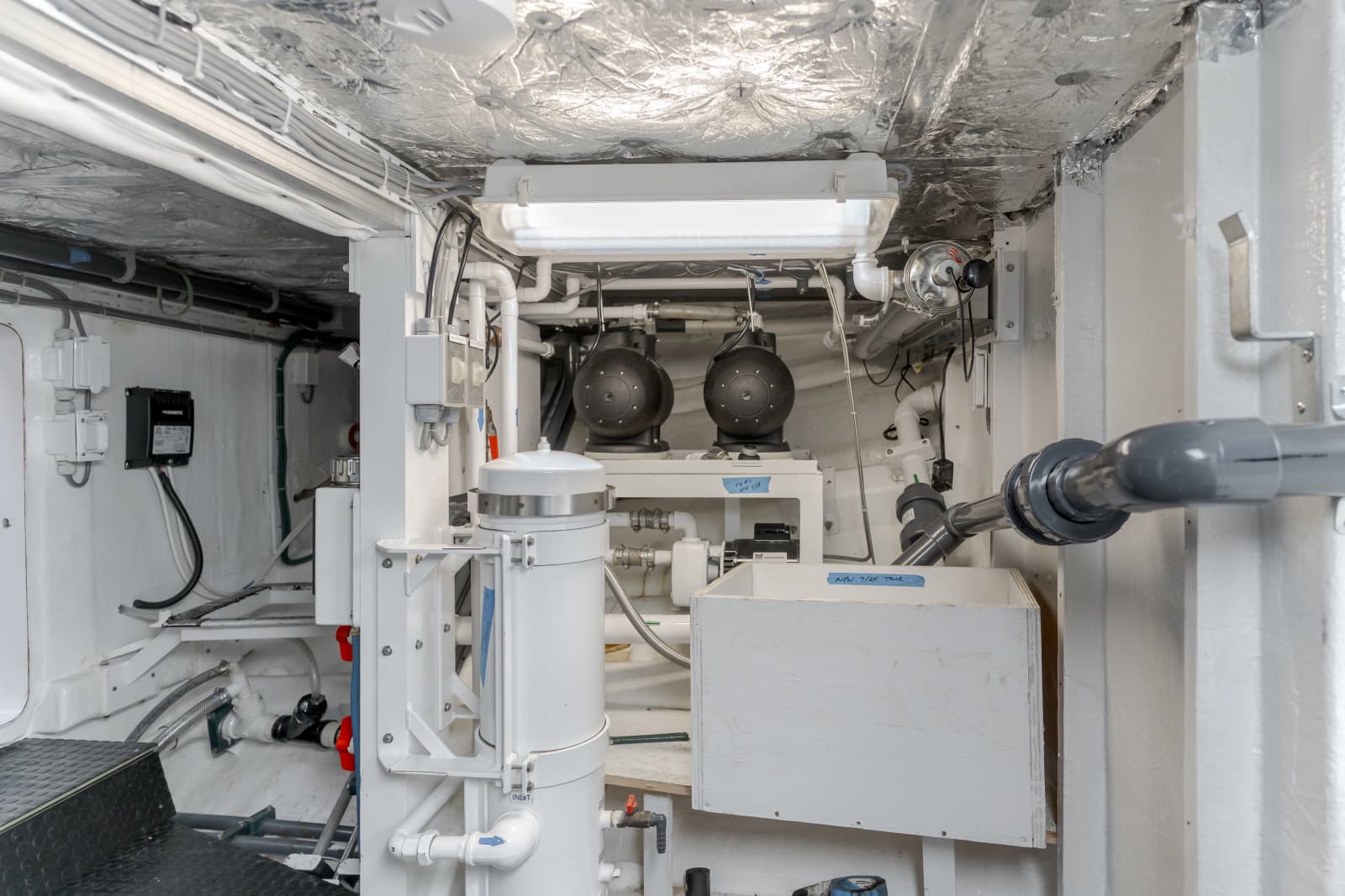 2002 Destiny 104 Raised Pilothouse - Photo 62