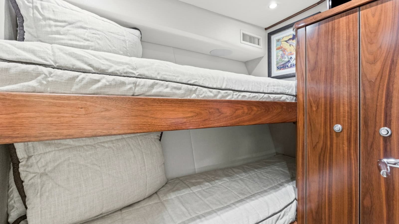2020 Viking 68 Convertible - Photo 20