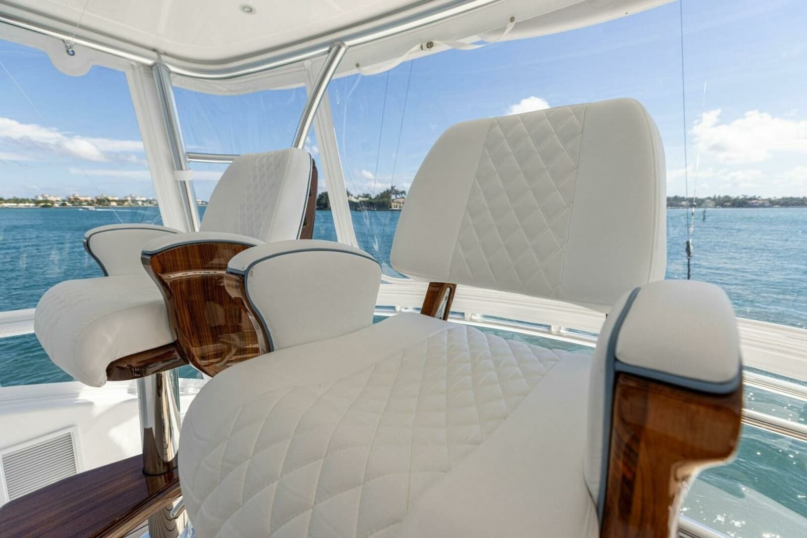 2026 Viking 82 Convertible - Photo 221
