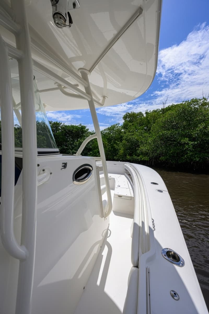 2019 Regulator 31 Center Console - Photo 22