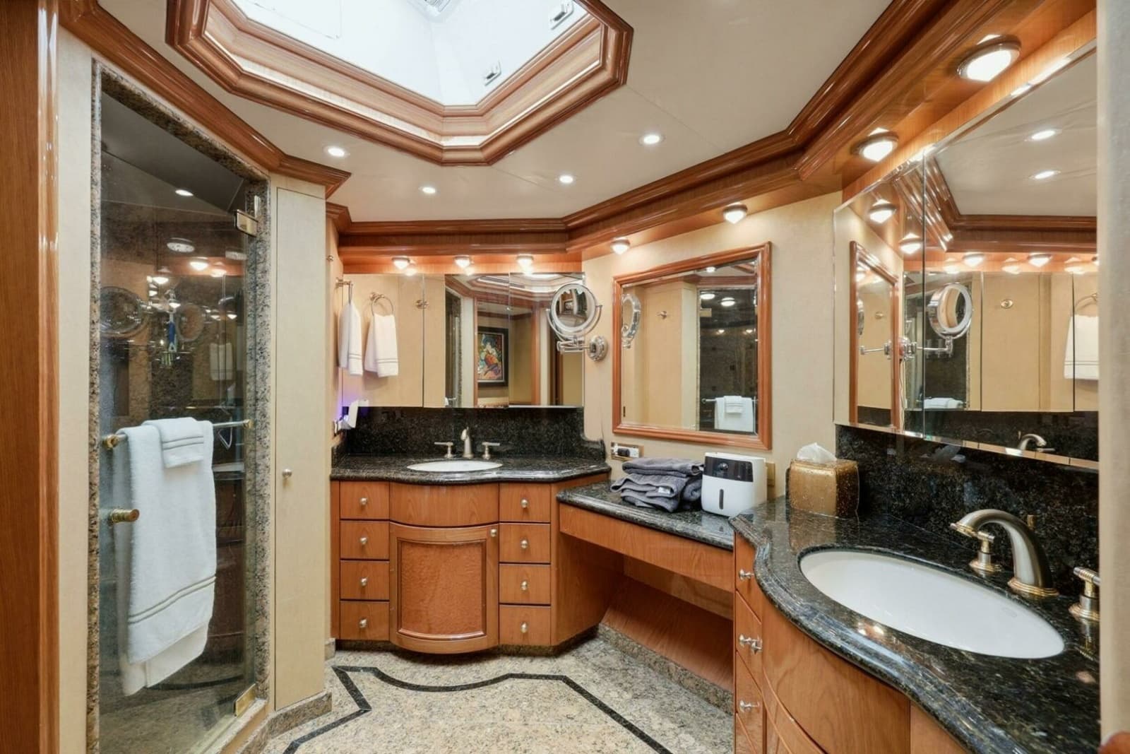 2008 Cheoy Lee 95 Motor Yacht - Photo 46