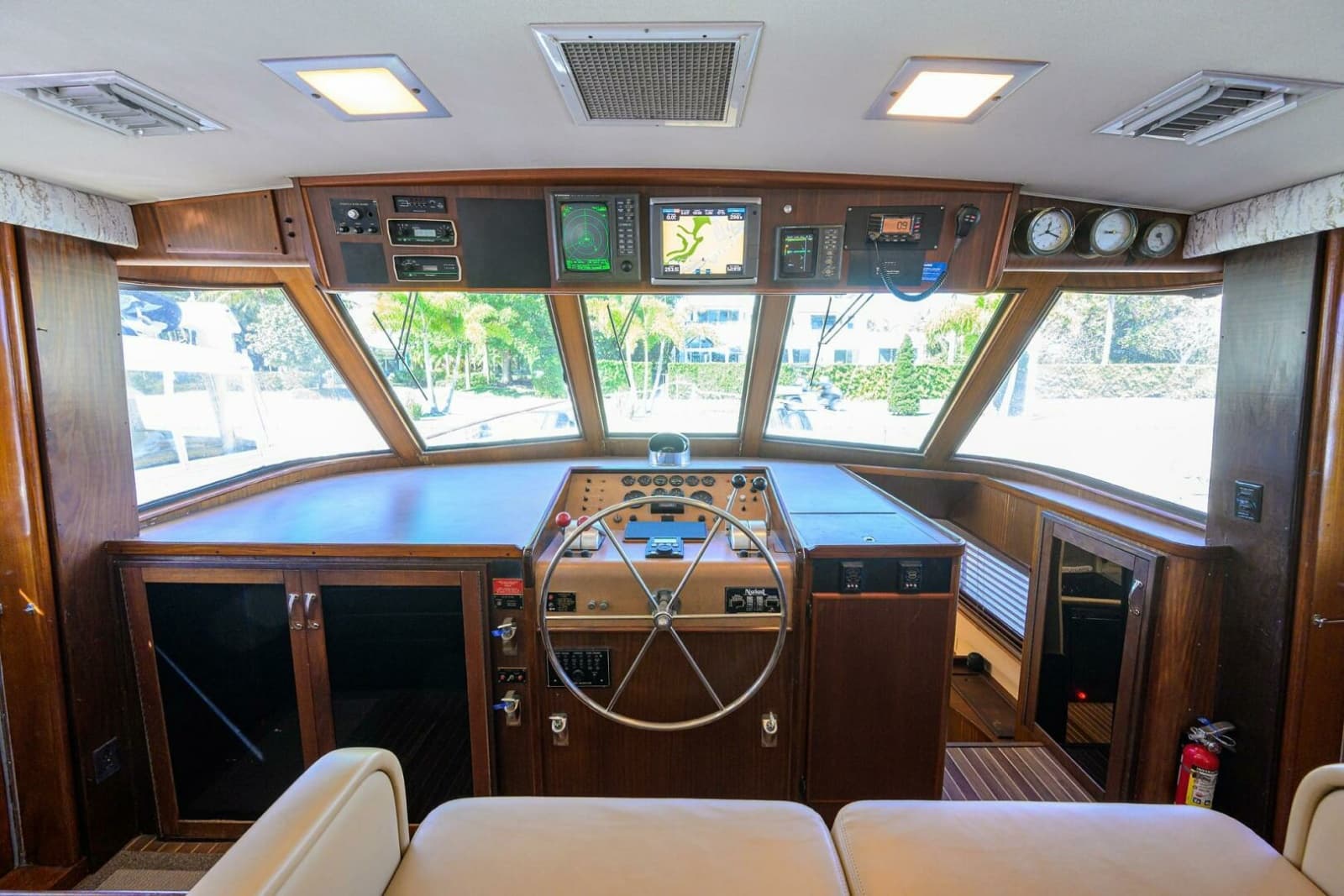 1987 Hatteras 63 Motor Yacht - Photo 18