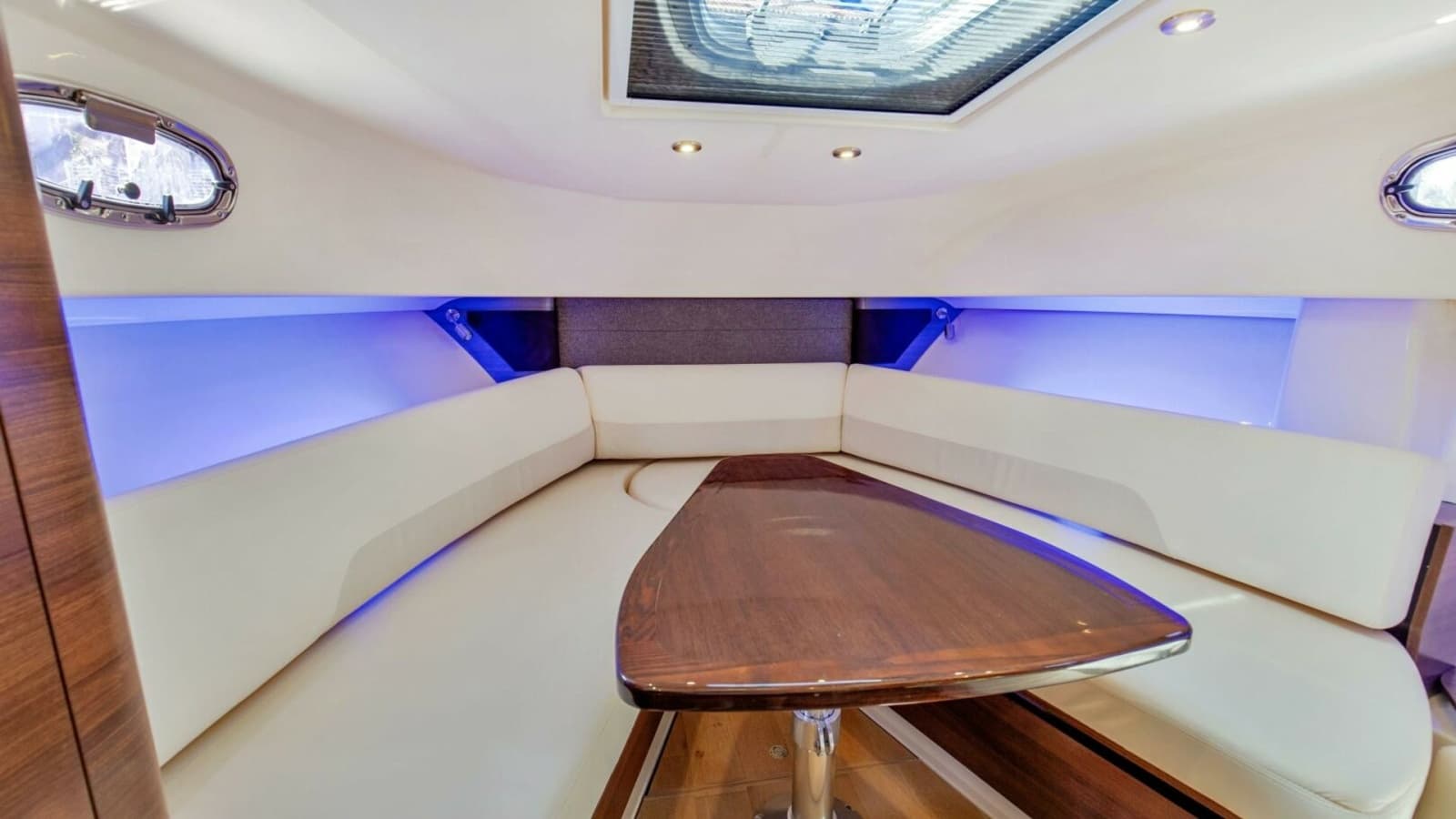 2019 Boston Whaler 345 CONQUEST - Photo 7