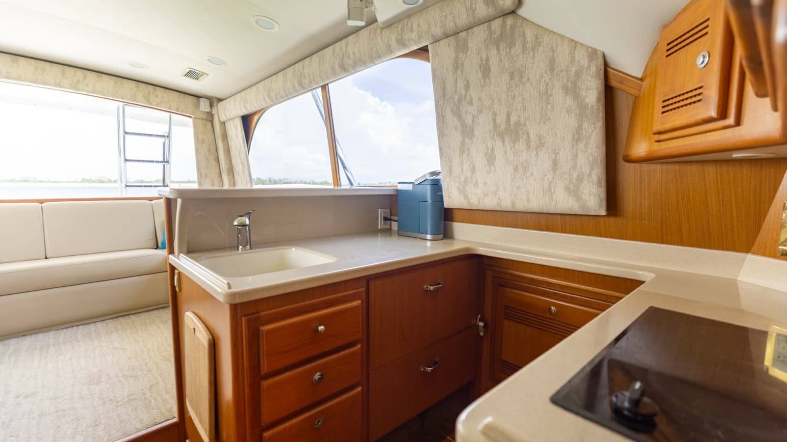 2003 Cabo 43 Convertible - Photo 15