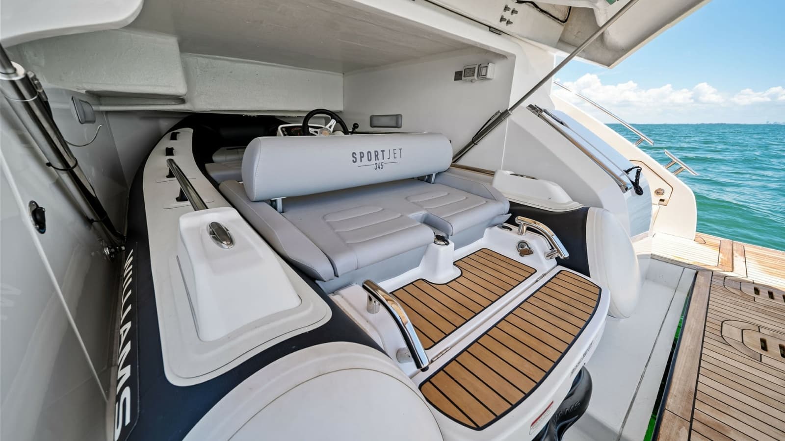 2019 Princess V65 - Photo 62