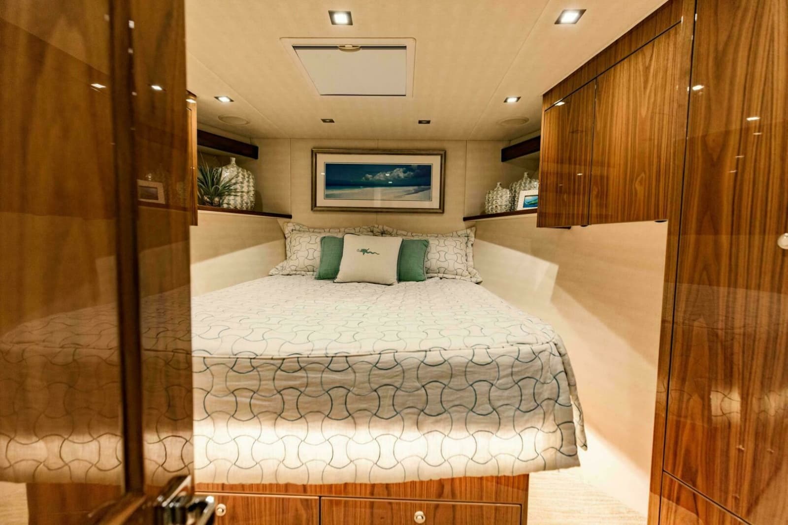 2020 Viking 72 Enclosed Bridge - Photo 21