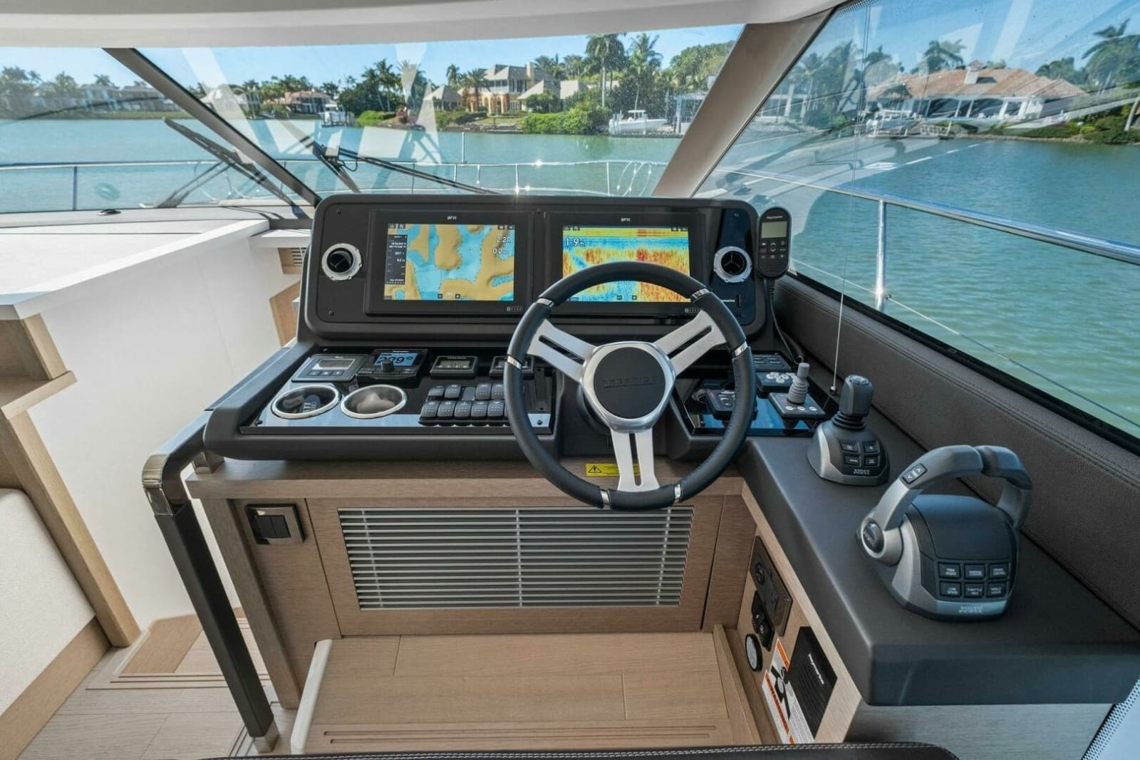 2022 Prestige 520 Flybridge - Photo 2