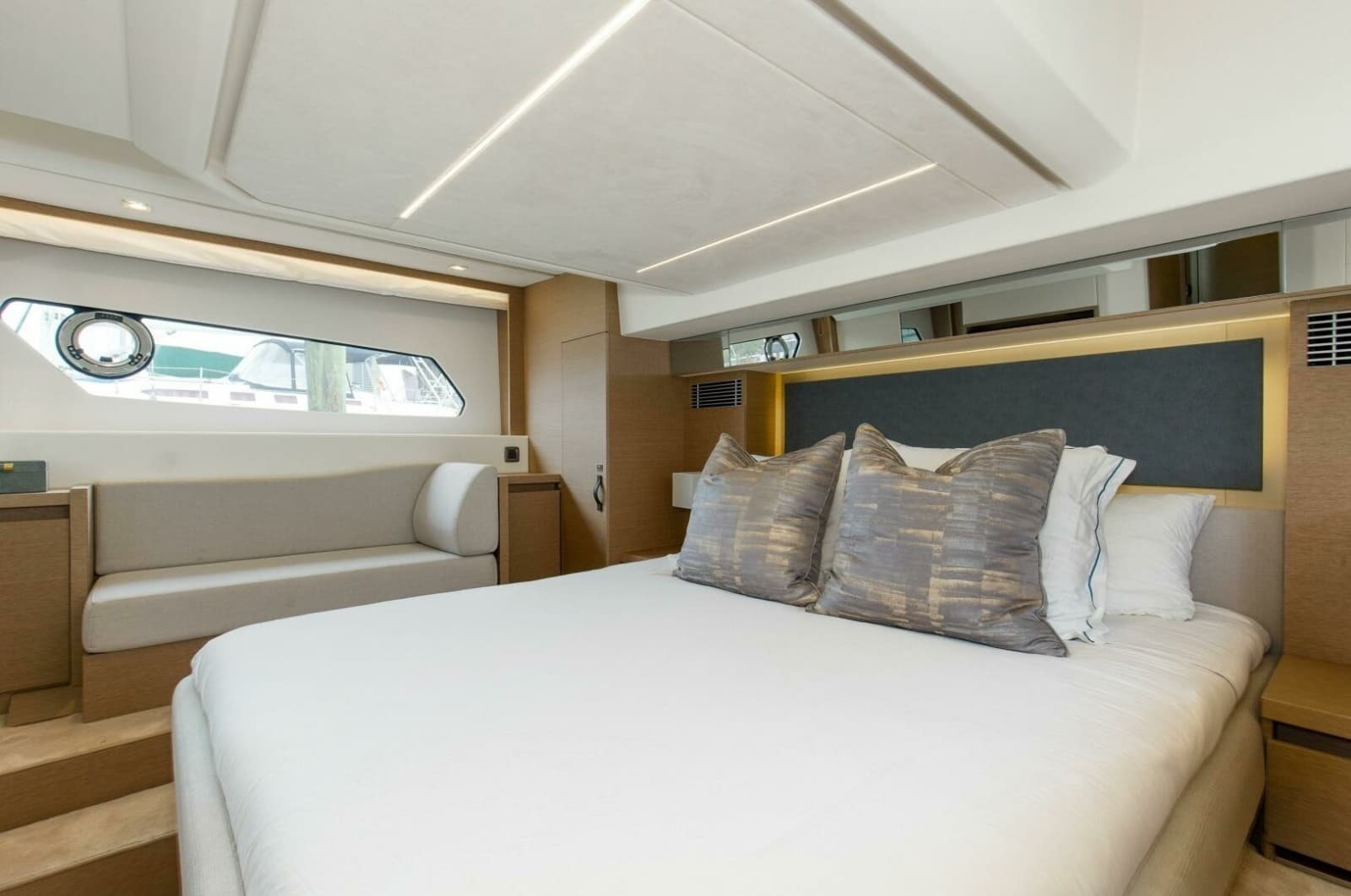 2023 Prestige 460 Flybridge - Photo 25