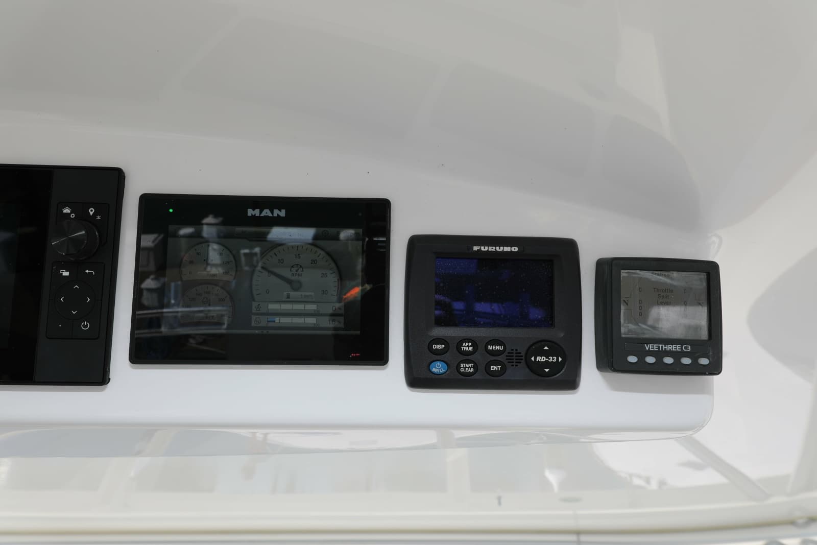 2023 Viking 54 Convertible - Photo 33