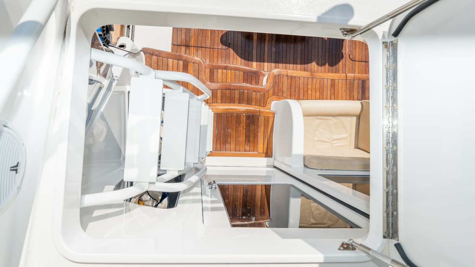 2017 Viking 55 Convertible - Photo 37
