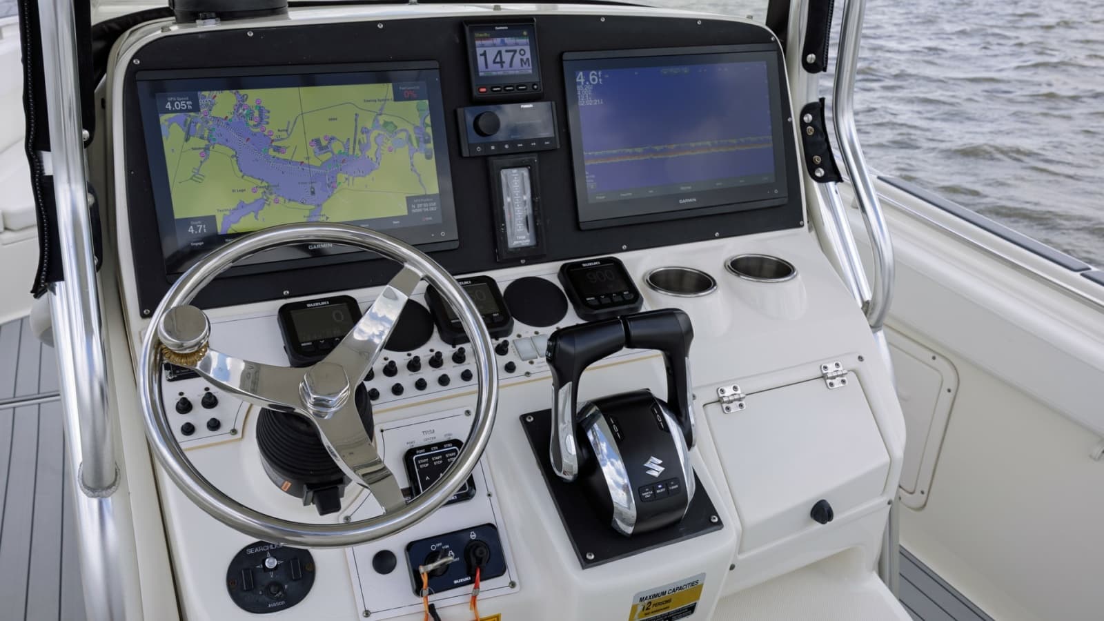 2005 Triton 351 Center Console - Photo 3