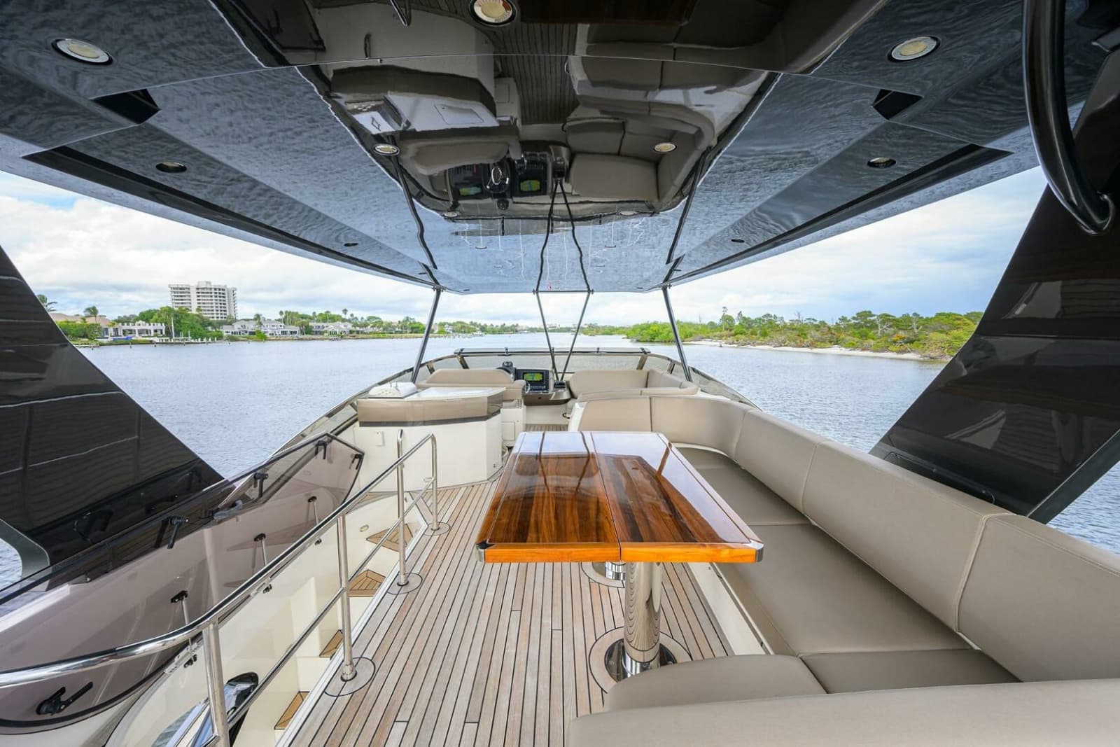 2016 Marquis 660 Sport Yacht - Photo 27