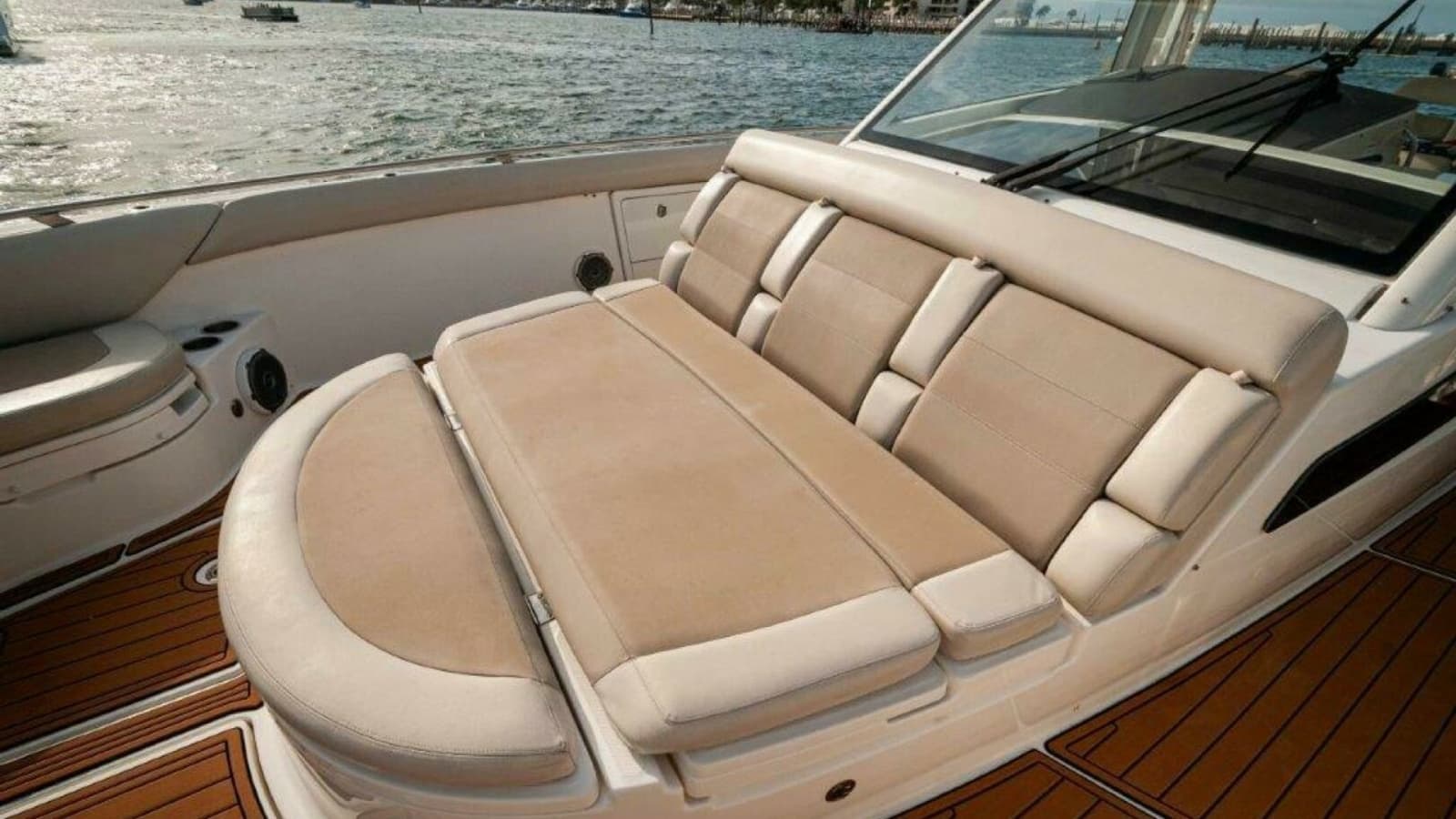 2018 Boston Whaler 420 Outrage - Photo 21