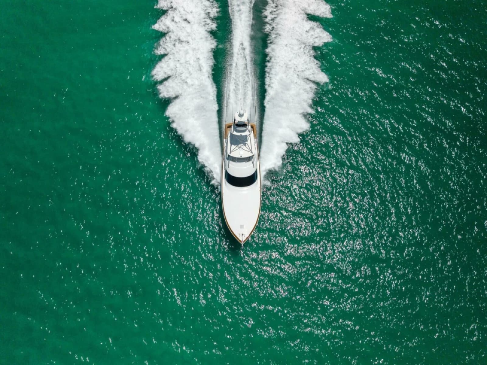 2015 Viking 62 Convertible - Photo 47