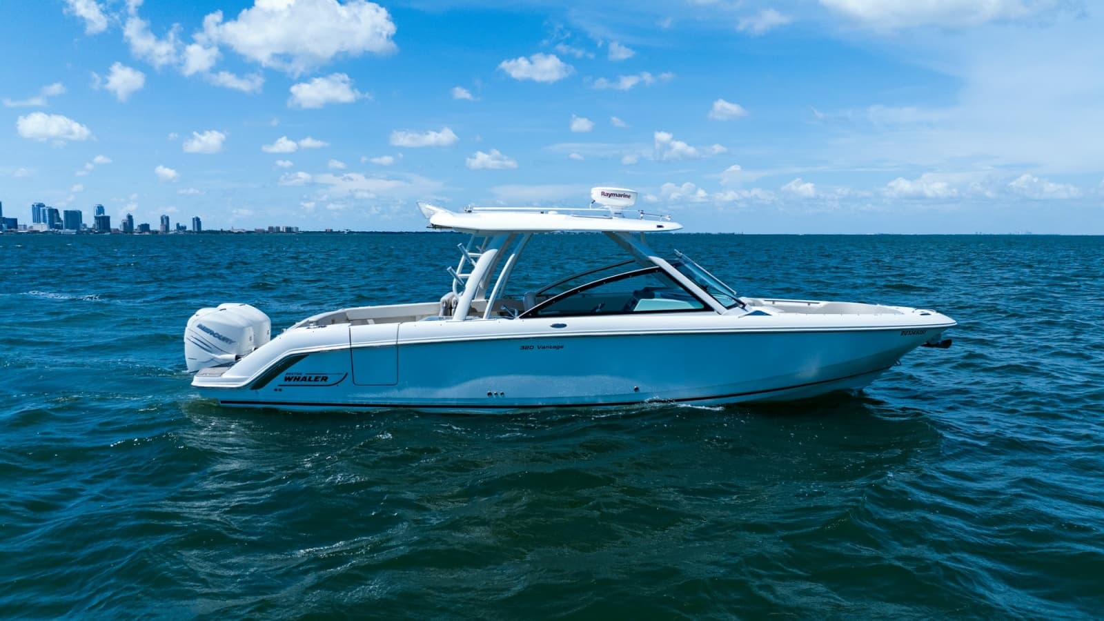 2019 Boston Whaler 320 Vantage - Photo 1